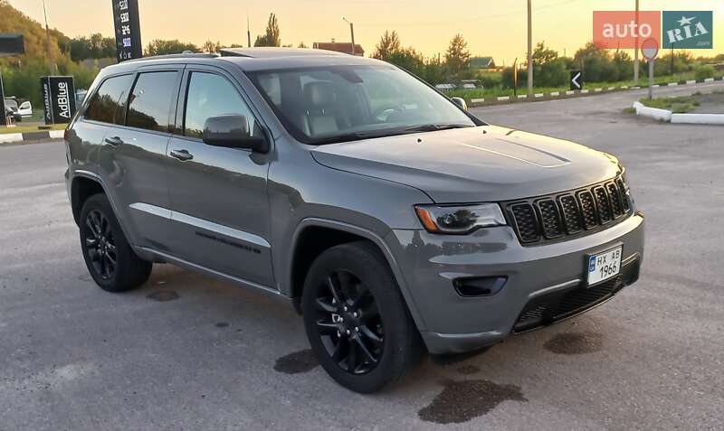 Внедорожник / Кроссовер Jeep Grand Cherokee 2022 в 