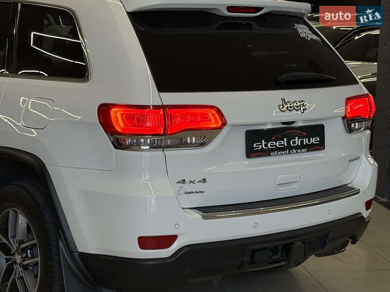 Внедорожник / Кроссовер Jeep Grand Cherokee 2016 в Николаеве