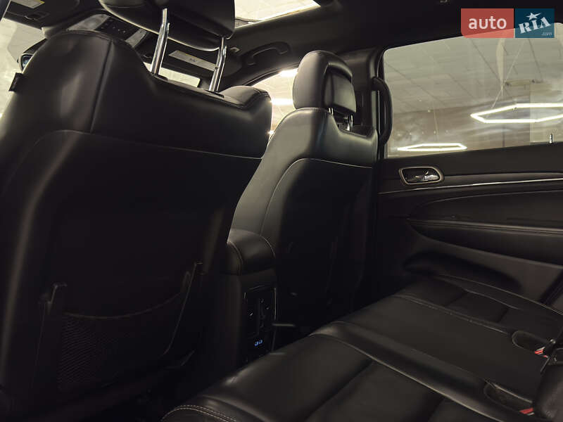 Внедорожник / Кроссовер Jeep Grand Cherokee 2016 в Николаеве