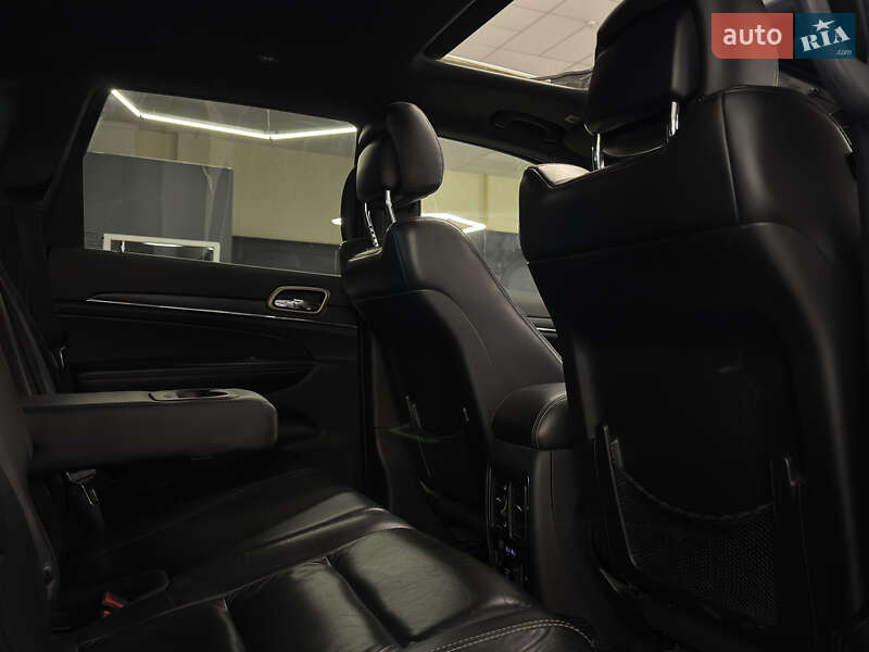 Внедорожник / Кроссовер Jeep Grand Cherokee 2016 в Николаеве
