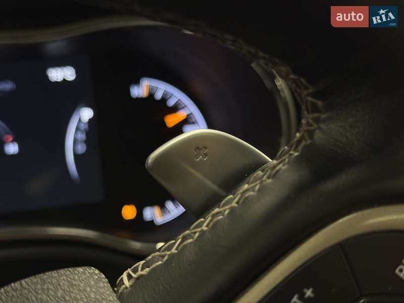 Внедорожник / Кроссовер Jeep Grand Cherokee 2016 в Николаеве