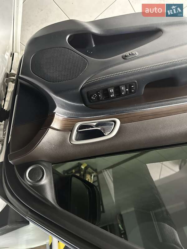 Внедорожник / Кроссовер Jeep Grand Cherokee 2013 в Киеве фото 5 Внедорожник / Кроссовер Jeep Grand Cherokee 2013 в Киеве