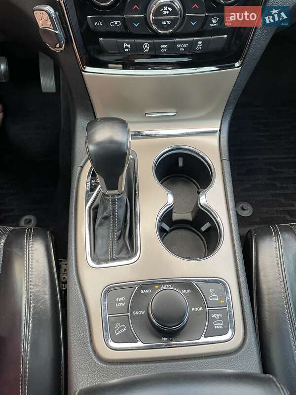 Внедорожник / Кроссовер Jeep Grand Cherokee 2016 в Киеве