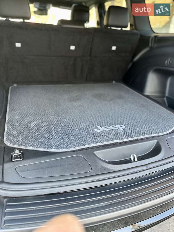 Позашляховик / Кросовер Jeep Grand Cherokee 2021 в Харкові