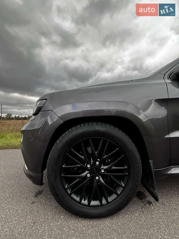 Внедорожник / Кроссовер Jeep Grand Cherokee 2016 в Березане