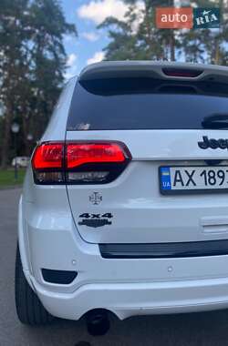 Внедорожник / Кроссовер Jeep Grand Cherokee 2015 в Чернигове