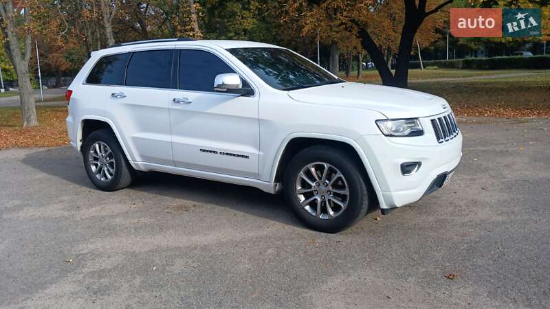 Внедорожник / Кроссовер Jeep Grand Cherokee 2015 в Полтаве