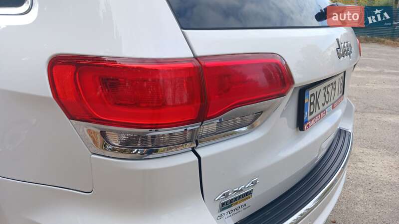 Внедорожник / Кроссовер Jeep Grand Cherokee 2015 в Полтаве