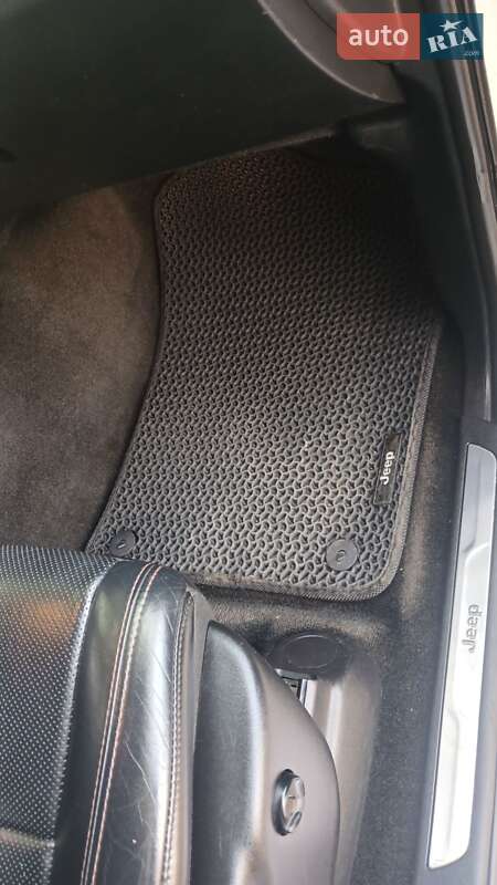 Внедорожник / Кроссовер Jeep Grand Cherokee 2015 в Полтаве