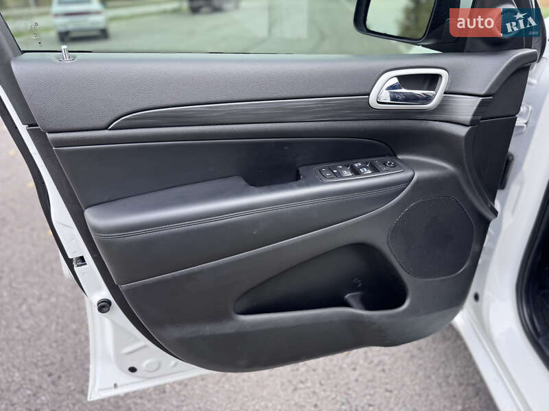 Внедорожник / Кроссовер Jeep Grand Cherokee 2021 в Ромнах