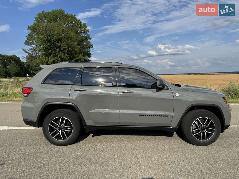 Внедорожник / Кроссовер Jeep Grand Cherokee 2020 в Киеве