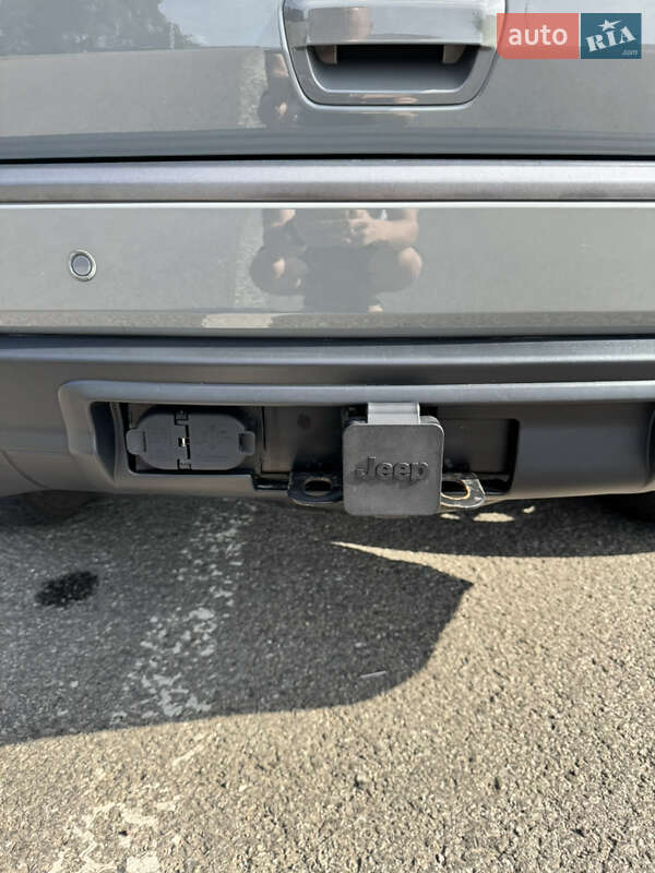 Внедорожник / Кроссовер Jeep Grand Cherokee 2020 в Киеве