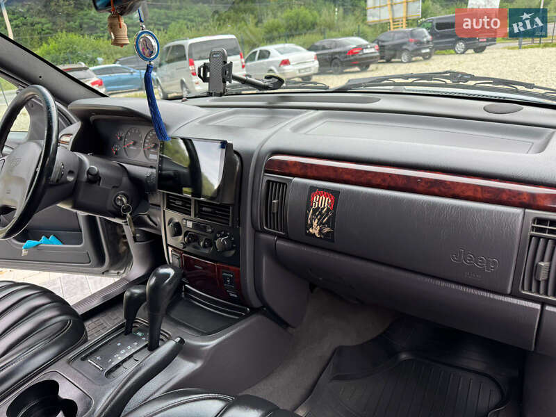 Внедорожник / Кроссовер Jeep Grand Cherokee 2000 в Косове