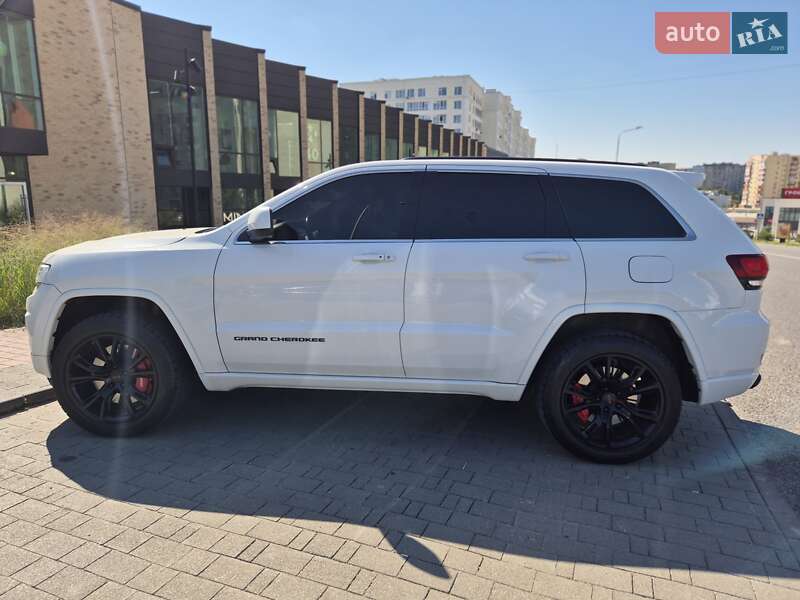Внедорожник / Кроссовер Jeep Grand Cherokee 2015 в Хмельницком