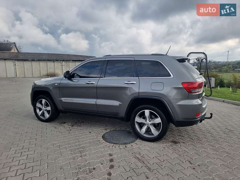 Внедорожник / Кроссовер Jeep Grand Cherokee 2011 в Шумске