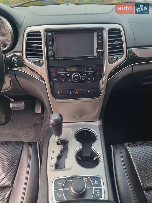 Внедорожник / Кроссовер Jeep Grand Cherokee 2011 в Шумске