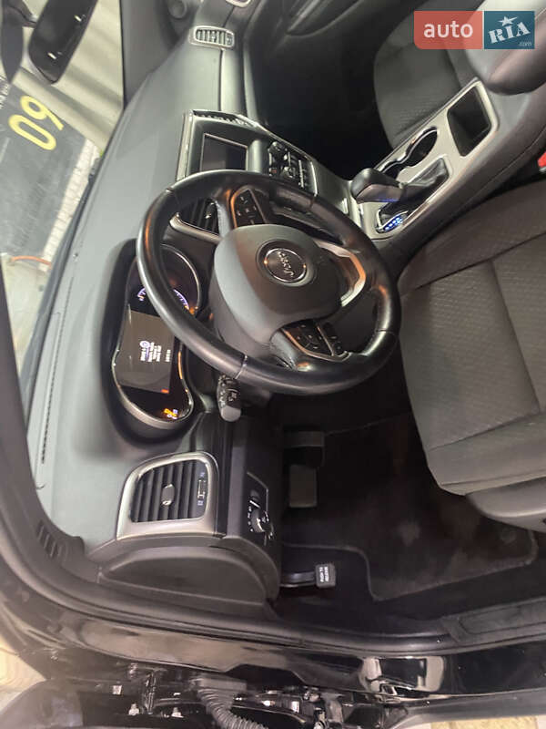 Позашляховик / Кросовер Jeep Grand Cherokee 2020 в Києві фото 7 Позашляховик / Кросовер Jeep Grand Cherokee 2020 в Києві