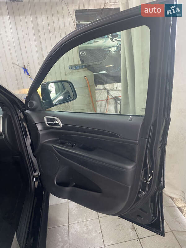 Позашляховик / Кросовер Jeep Grand Cherokee 2020 в Києві фото 12 Позашляховик / Кросовер Jeep Grand Cherokee 2020 в Києві