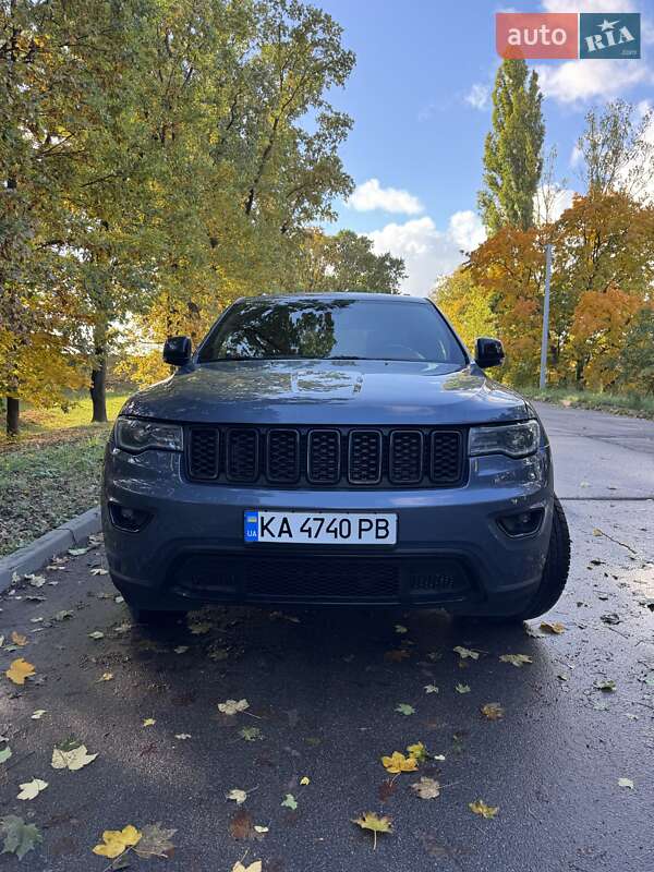 Внедорожник / Кроссовер Jeep Grand Cherokee 2020 в Киеве
