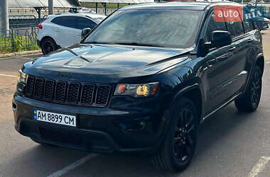 Позашляховик / Кросовер Jeep Grand Cherokee 2017 в  фото 2 Позашляховик / Кросовер Jeep Grand Cherokee 2017 в