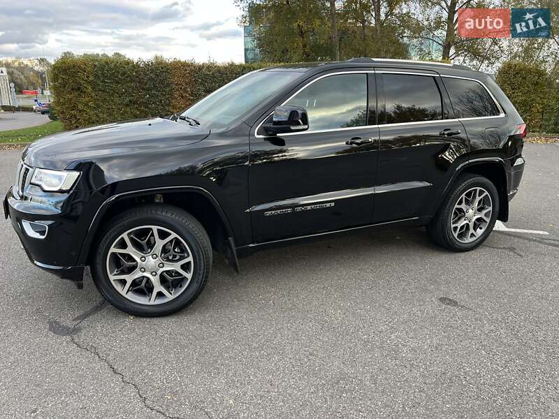 Внедорожник / Кроссовер Jeep Grand Cherokee 2021 в 