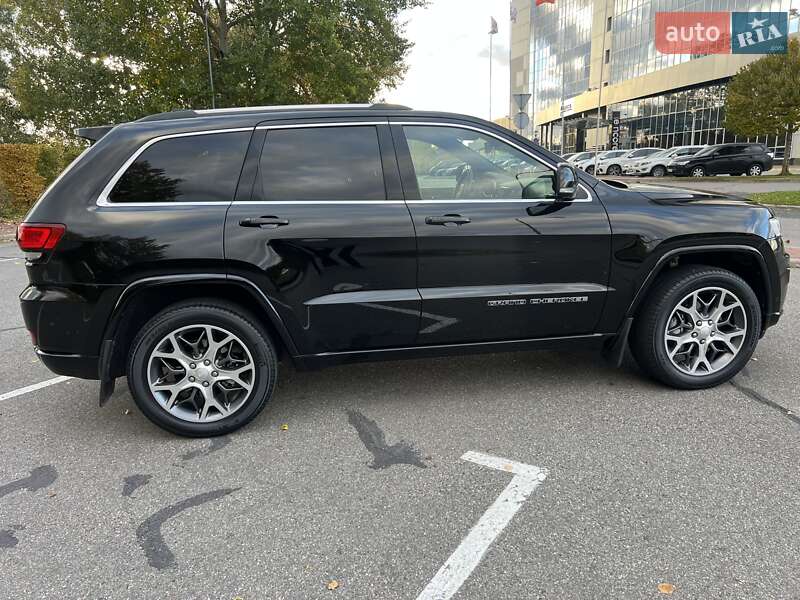 Внедорожник / Кроссовер Jeep Grand Cherokee 2021 в Киеве фото 12 Внедорожник / Кроссовер Jeep Grand Cherokee 2021 в Киеве