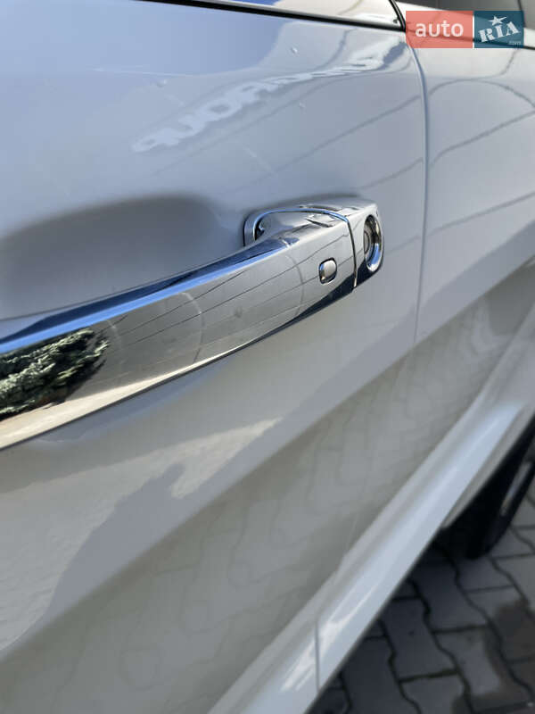 Внедорожник / Кроссовер Jeep Grand Cherokee 2015 в Одессе