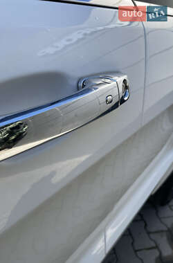 Внедорожник / Кроссовер Jeep Grand Cherokee 2015 в 