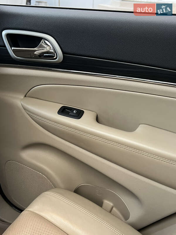 Внедорожник / Кроссовер Jeep Grand Cherokee 2021 в Одессе