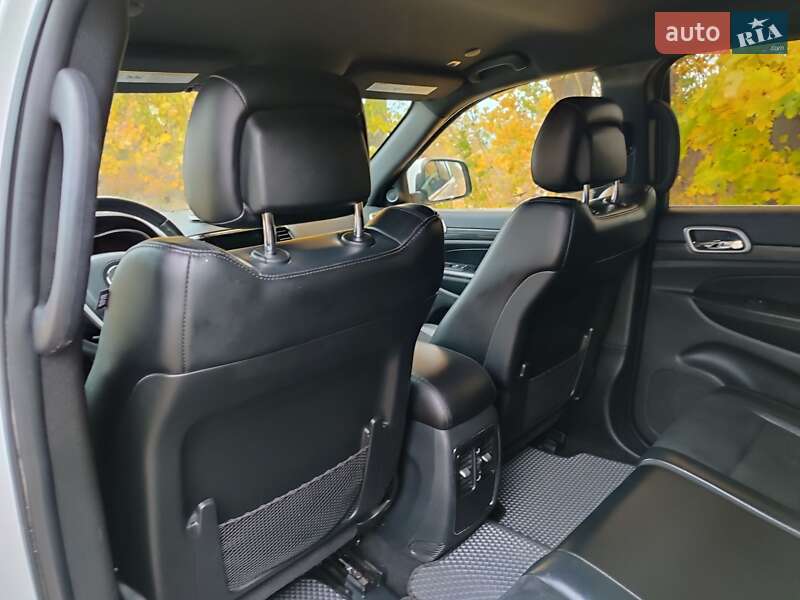 Внедорожник / Кроссовер Jeep Grand Cherokee 2019 в Виннице