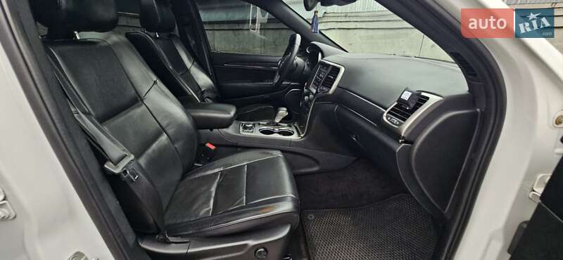 Внедорожник / Кроссовер Jeep Grand Cherokee 2018 в Киеве фото 46 Внедорожник / Кроссовер Jeep Grand Cherokee 2018 в Киеве
