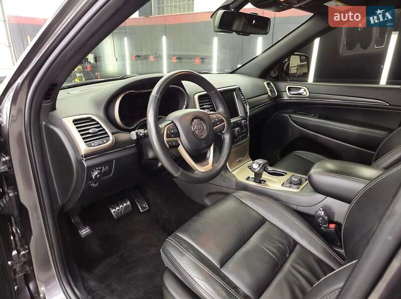Внедорожник / Кроссовер Jeep Grand Cherokee 2015 в Черновцах