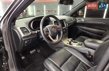 Внедорожник / Кроссовер Jeep Grand Cherokee 2015 в 