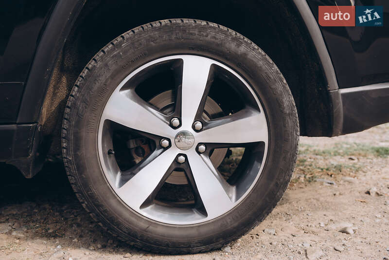 Внедорожник / Кроссовер Jeep Grand Cherokee 2013 в Тячеве фото 12 Внедорожник / Кроссовер Jeep Grand Cherokee 2013 в Тячеве