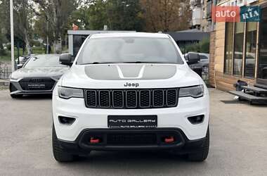 Внедорожник / Кроссовер Jeep Grand Cherokee 2018 в 