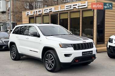 Внедорожник / Кроссовер Jeep Grand Cherokee 2018 в 
