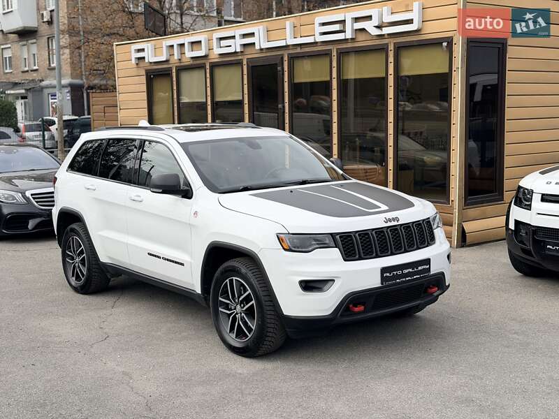 Внедорожник / Кроссовер Jeep Grand Cherokee 2018 в 