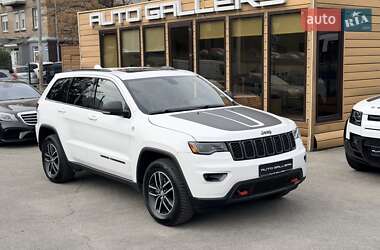 Внедорожник / Кроссовер Jeep Grand Cherokee 2018 в 