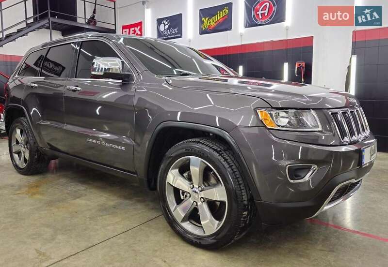 Внедорожник / Кроссовер Jeep Grand Cherokee 2015 в Черновцах