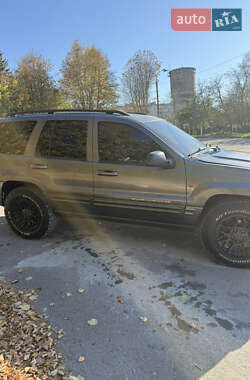 Внедорожник / Кроссовер Jeep Grand Cherokee 2004 в 