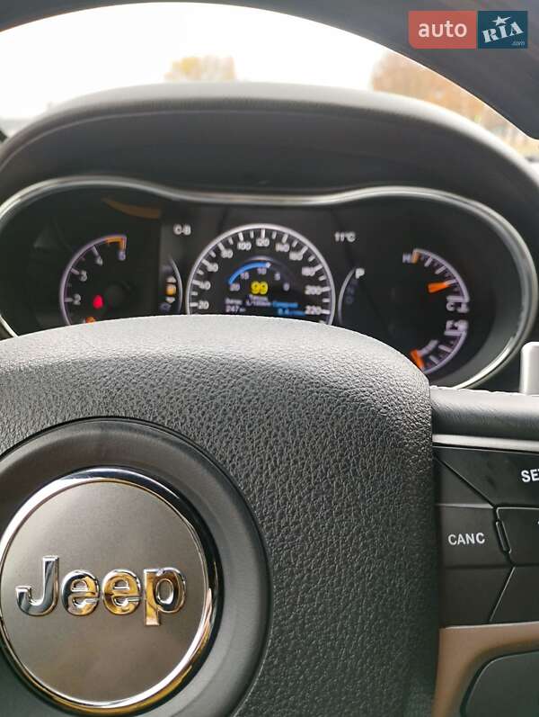 Внедорожник / Кроссовер Jeep Grand Cherokee 2017 в Днепре фото 15 Внедорожник / Кроссовер Jeep Grand Cherokee 2017 в Днепре