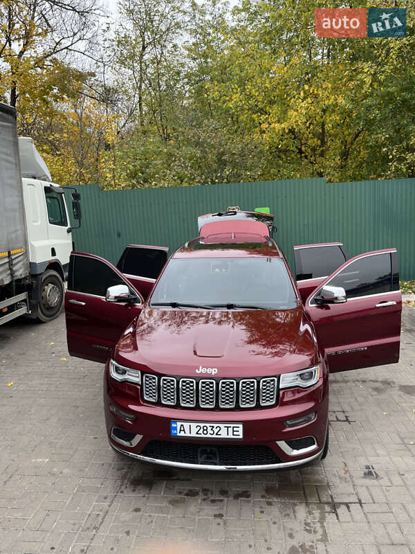 Внедорожник / Кроссовер Jeep Grand Cherokee 2017 в Киеве