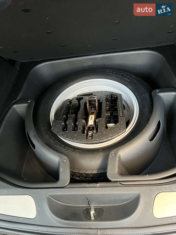 Внедорожник / Кроссовер Jeep Grand Cherokee 2016 в Львове