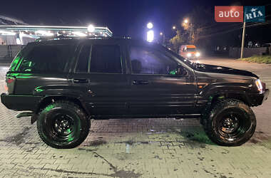 Позашляховик / Кросовер Jeep Grand Cherokee 2000 в 