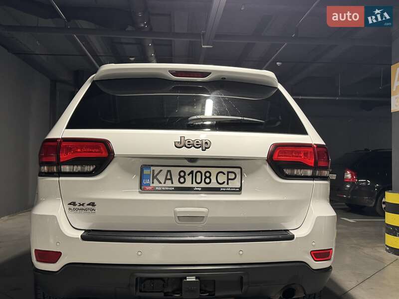 Внедорожник / Кроссовер Jeep Grand Cherokee 2016 в Киеве