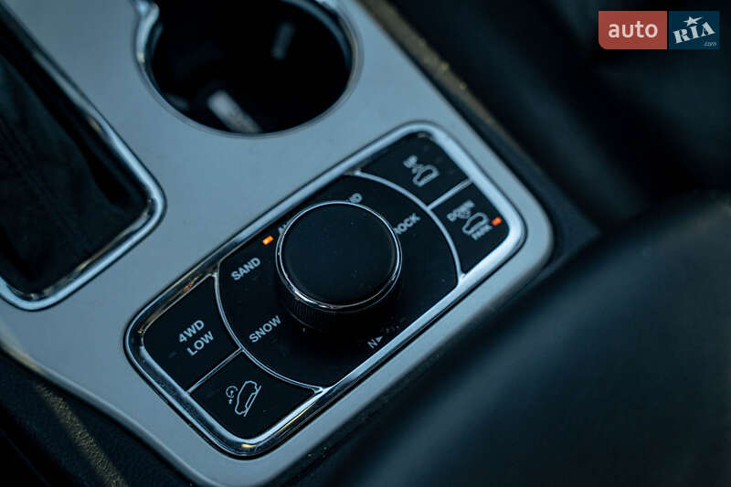 Внедорожник / Кроссовер Jeep Grand Cherokee 2016 в Черновцах фото 30 Внедорожник / Кроссовер Jeep Grand Cherokee 2016 в Черновцах