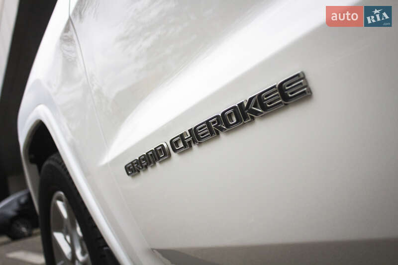 Внедорожник / Кроссовер Jeep Grand Cherokee 2019 в Киеве фото 38 Внедорожник / Кроссовер Jeep Grand Cherokee 2019 в Киеве