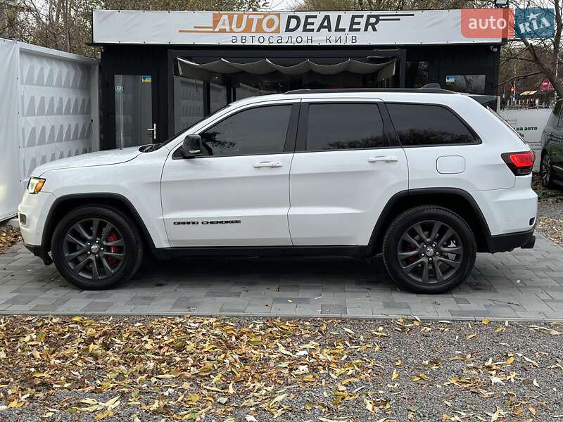 Внедорожник / Кроссовер Jeep Grand Cherokee 2017 в Киеве
