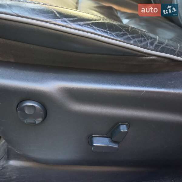 Внедорожник / Кроссовер Jeep Grand Cherokee 2011 в Львове