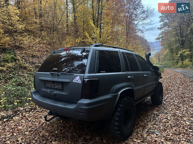 Внедорожник / Кроссовер Jeep Grand Cherokee 2004 в Хусте